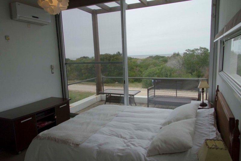 Muy linda casa con pileta en Arenas de Jose Ignacio